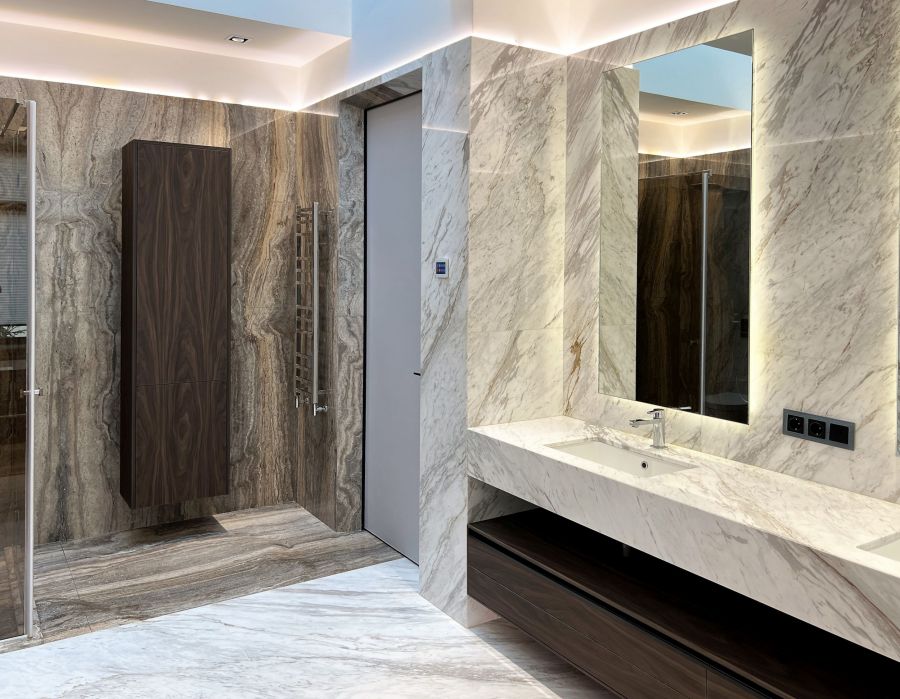 Мода на натуральный камень и дизайн ванной комнаты